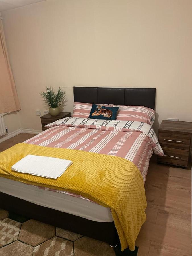 Lovely Shared 3 Bed Home Near The Thames Thamesmead (Greater London) Exterior foto